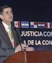 Miembros de la mesa presidencial, entre los que figura el Presidente del Tribunal Constitucional de España