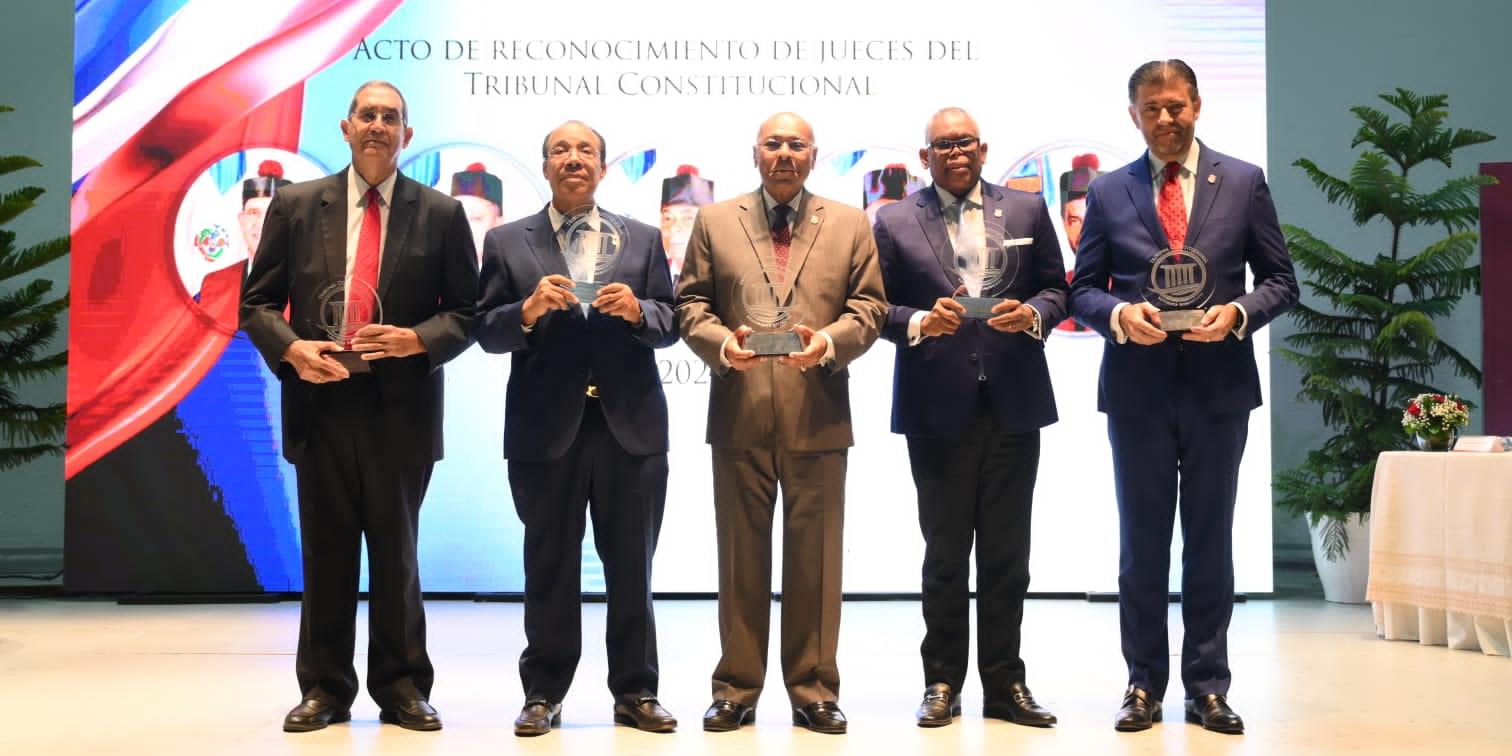 Jueces Milton Ray Guevara, Rafael Díaz Filpo, Lino Vásquez Sámuel, Víctor Joaquín Castellanos Pizano y Justo Pedro Castellanos Khoury