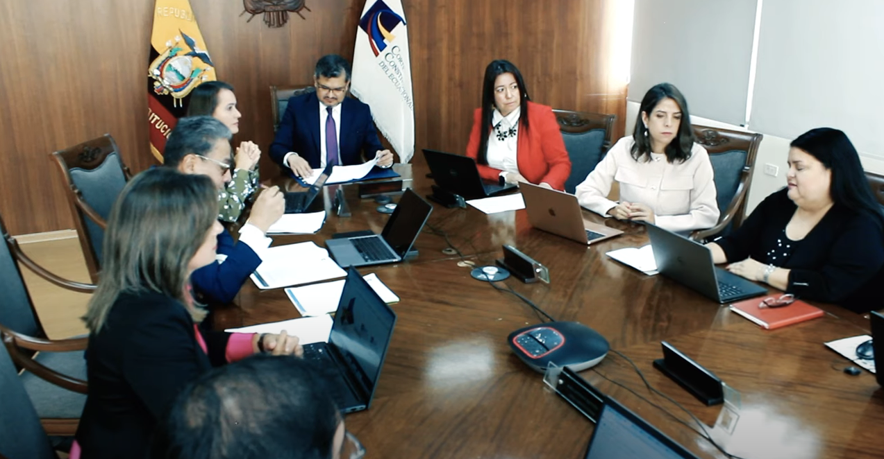 ¿Cómo se delibera en la Corte Constitucional del Ecuador?