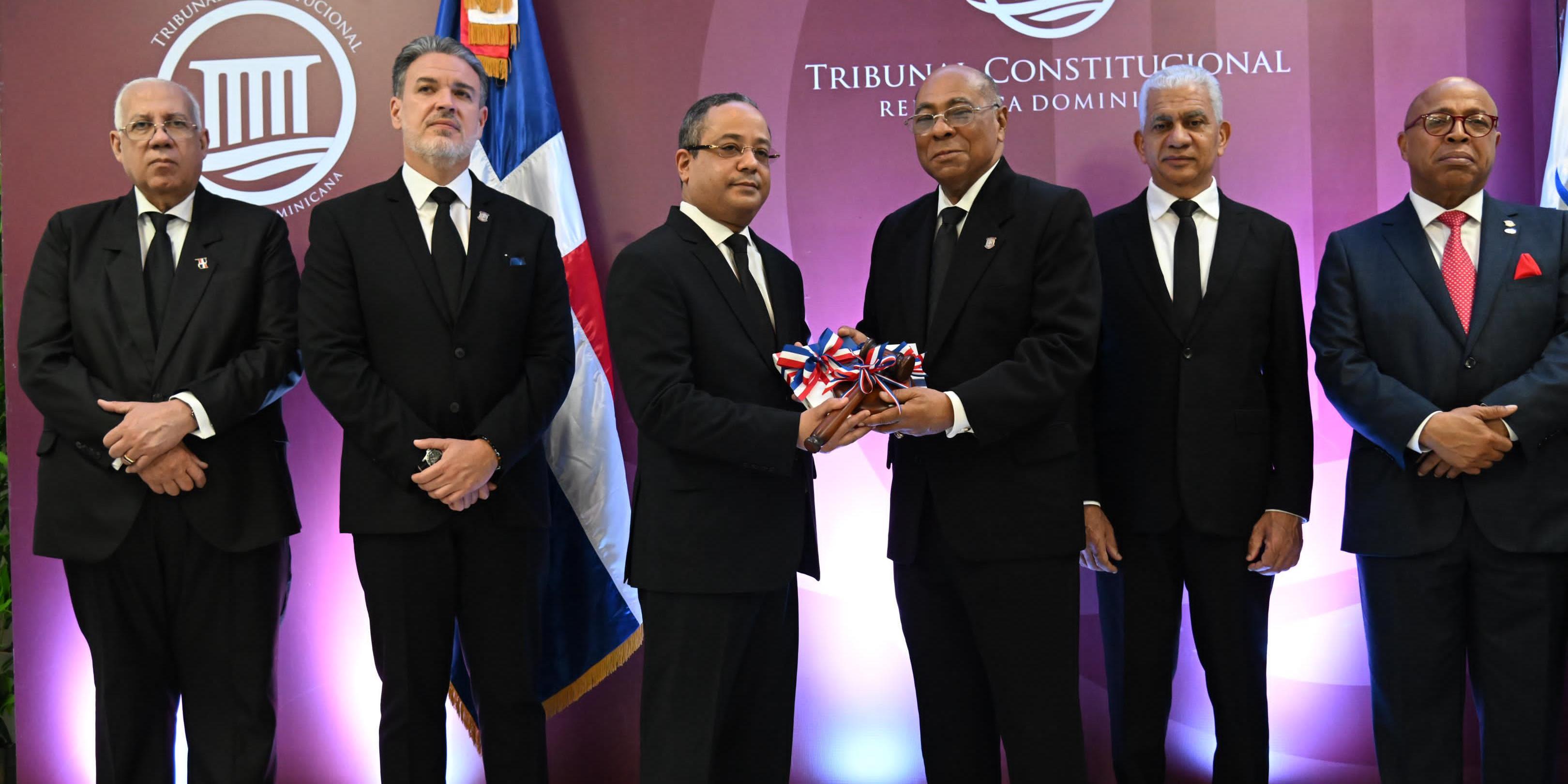 Napoleón Estévez Lavandier toma posesión como Presidente del Tribunal Constitucional de la República Dominicana